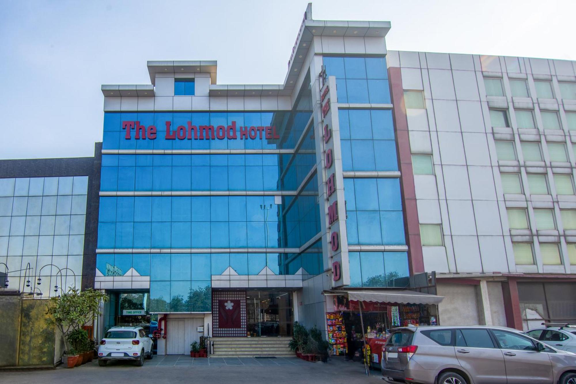 Hotel Lohmod At National Highway 8 - Free Airport Transffer Нью-Дели Экстерьер фото