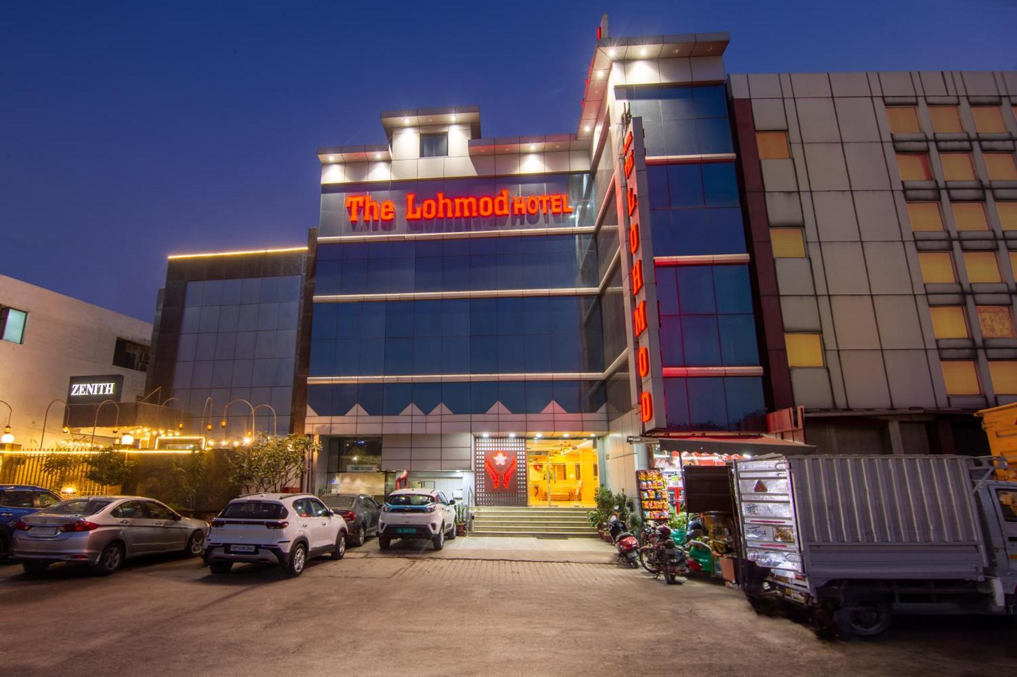 Hotel Lohmod At National Highway 8 - Free Airport Transffer Нью-Дели Экстерьер фото
