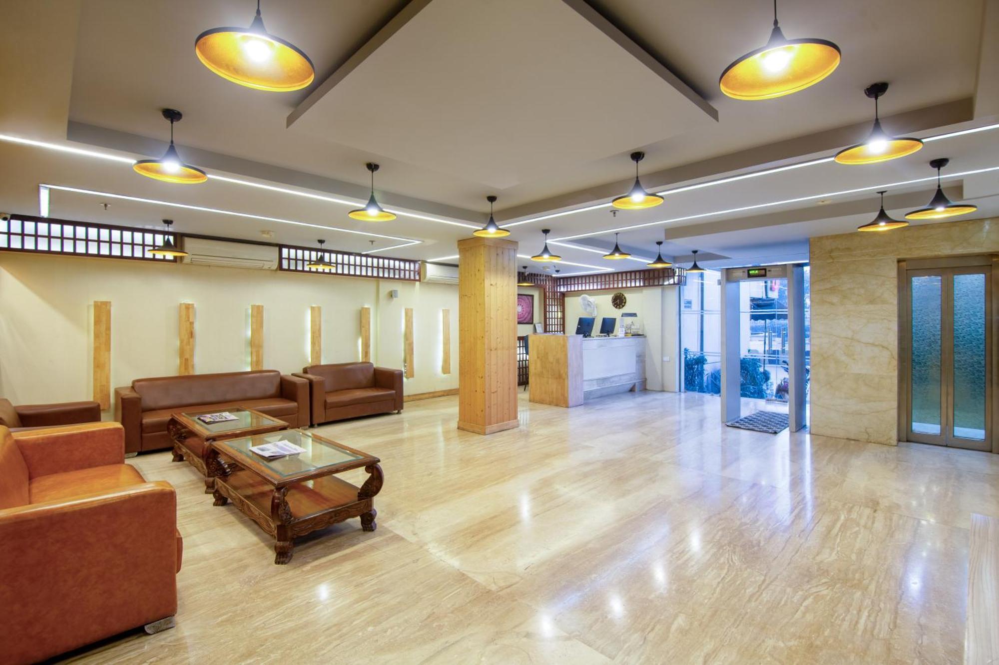 Hotel Lohmod At National Highway 8 - Free Airport Transffer Нью-Дели Экстерьер фото