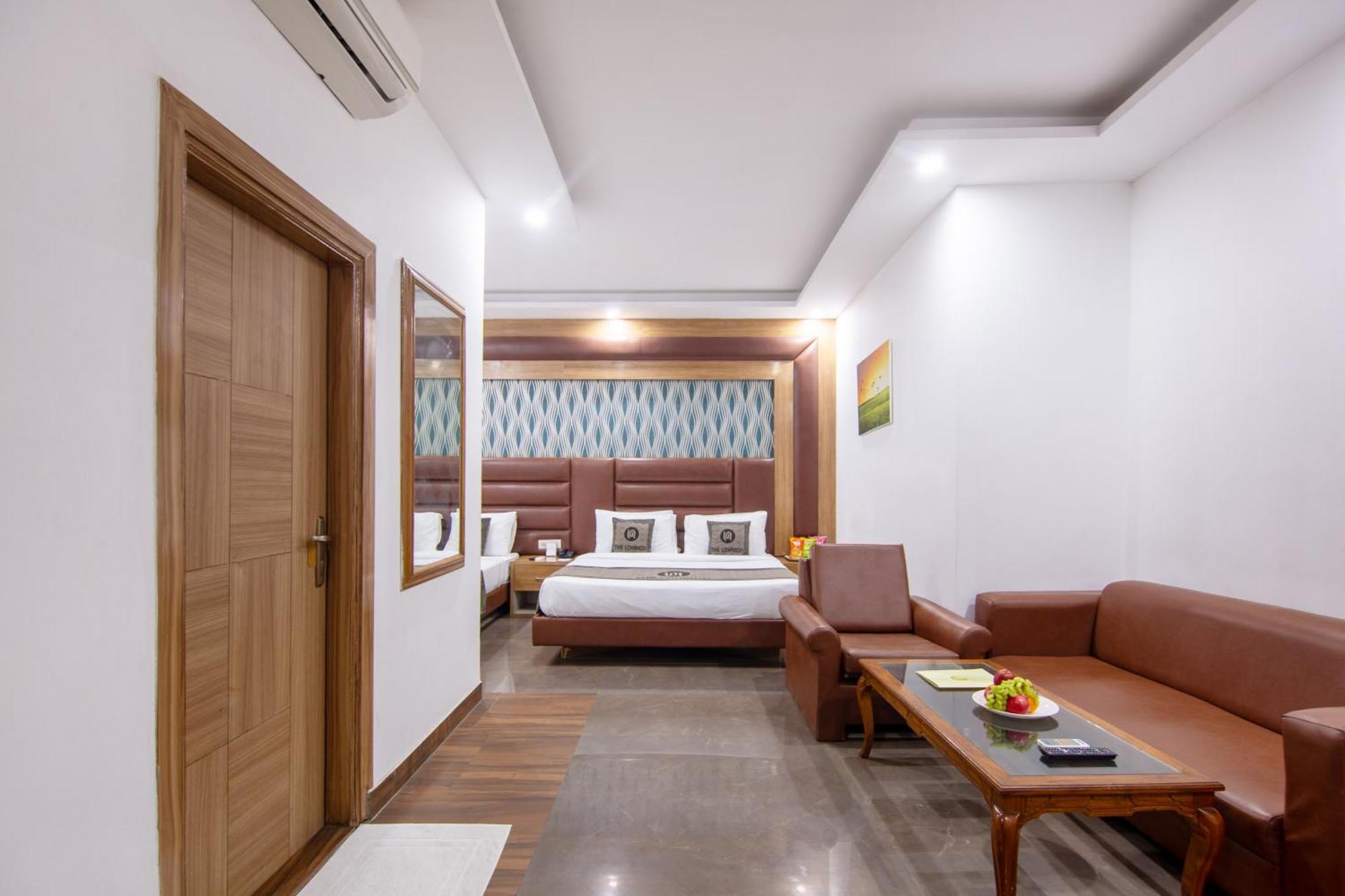 Hotel Lohmod At National Highway 8 - Free Airport Transffer Нью-Дели Экстерьер фото
