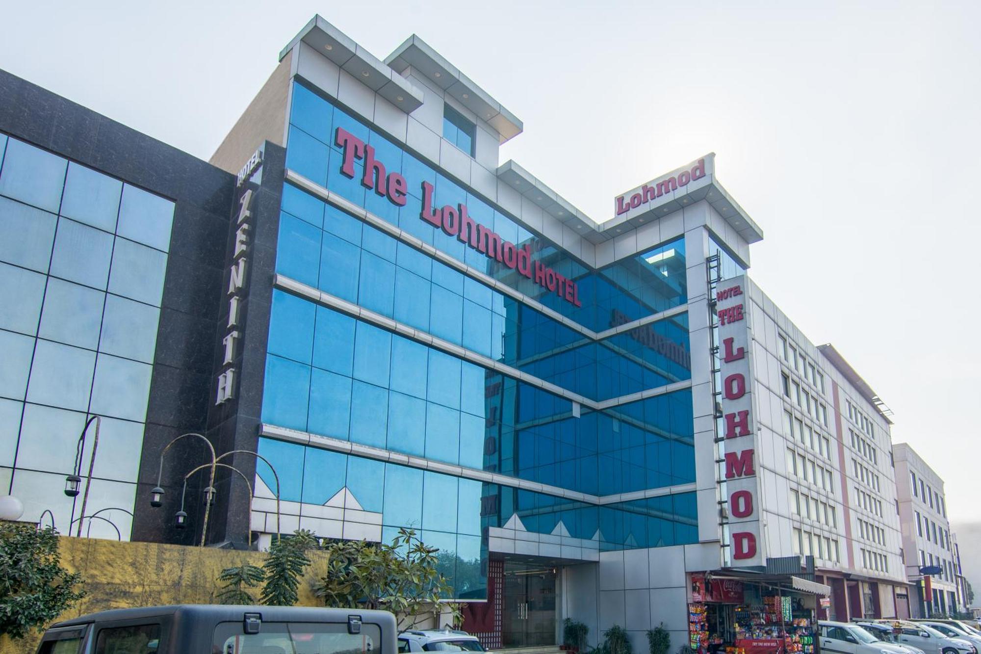 Hotel Lohmod At National Highway 8 - Free Airport Transffer Нью-Дели Экстерьер фото