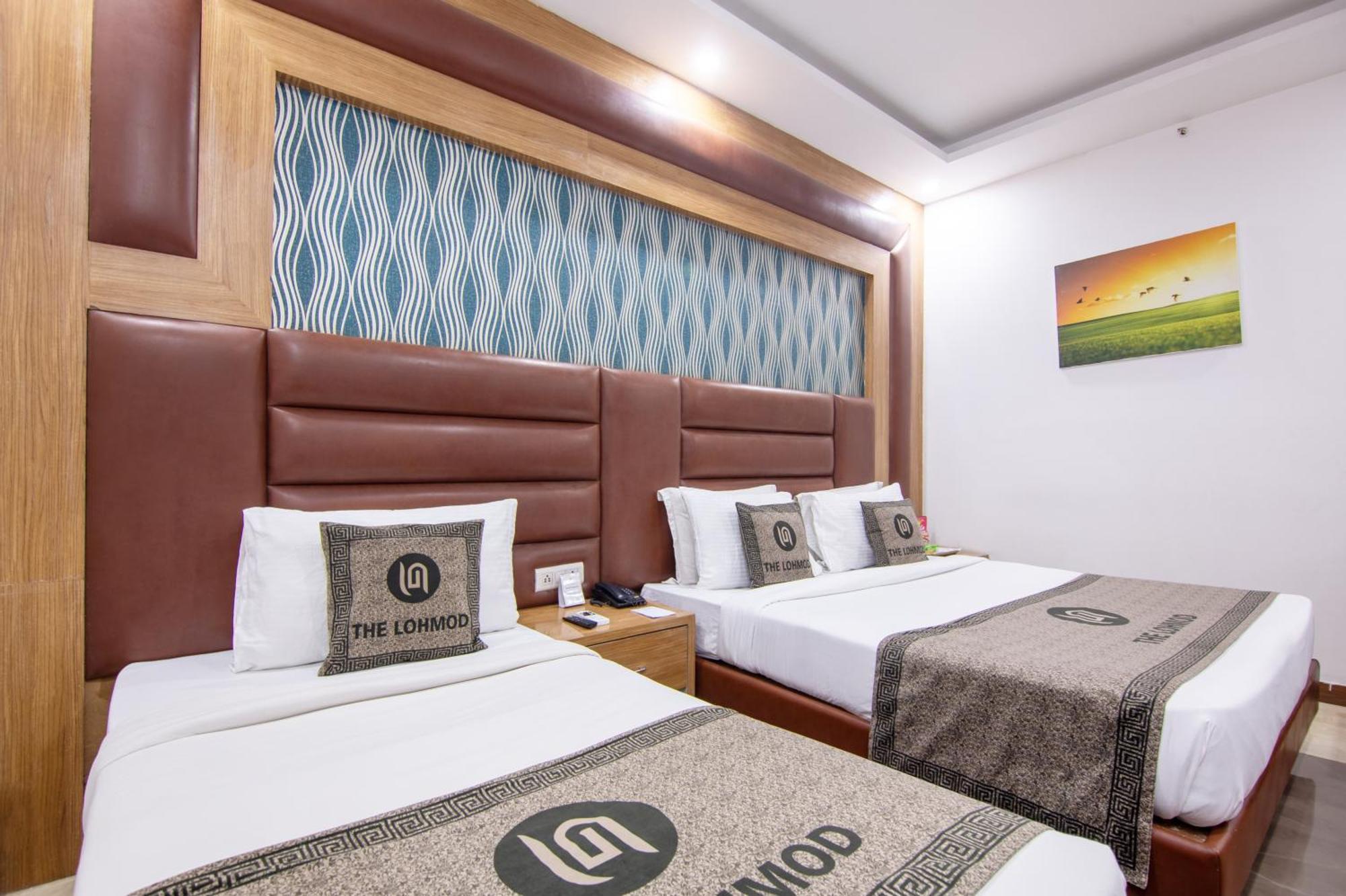 Hotel Lohmod At National Highway 8 - Free Airport Transffer Нью-Дели Экстерьер фото