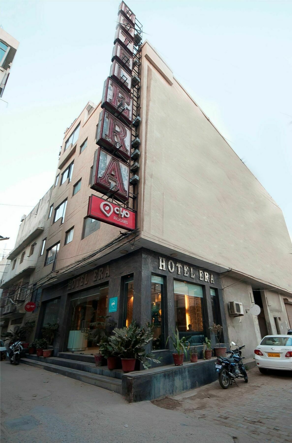 Hotel Lohmod At National Highway 8 - Free Airport Transffer Нью-Дели Экстерьер фото